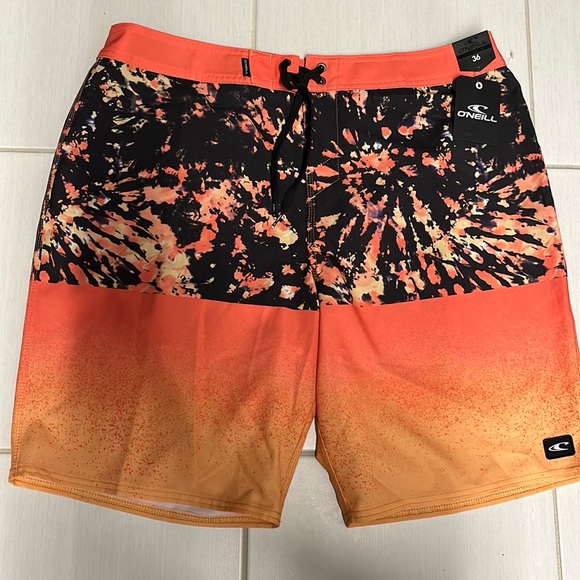 Men’s O’Neill shorts with lace closure at waist. - Picture 1 of 4